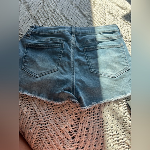 SO high rise jean shorts. size 11/30 - Picture 2 of 2